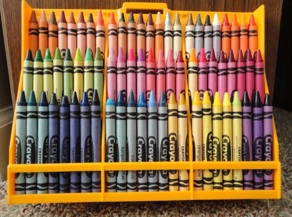 Box of 72 Crayola crayons